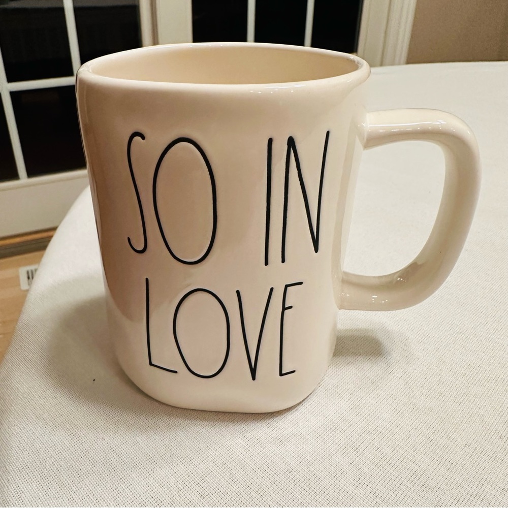 RAE DUNN “SO IN LOVE” COFFEE MUG GREAT CONDITION FARMHOUSE DECOR COLLECTIBLE